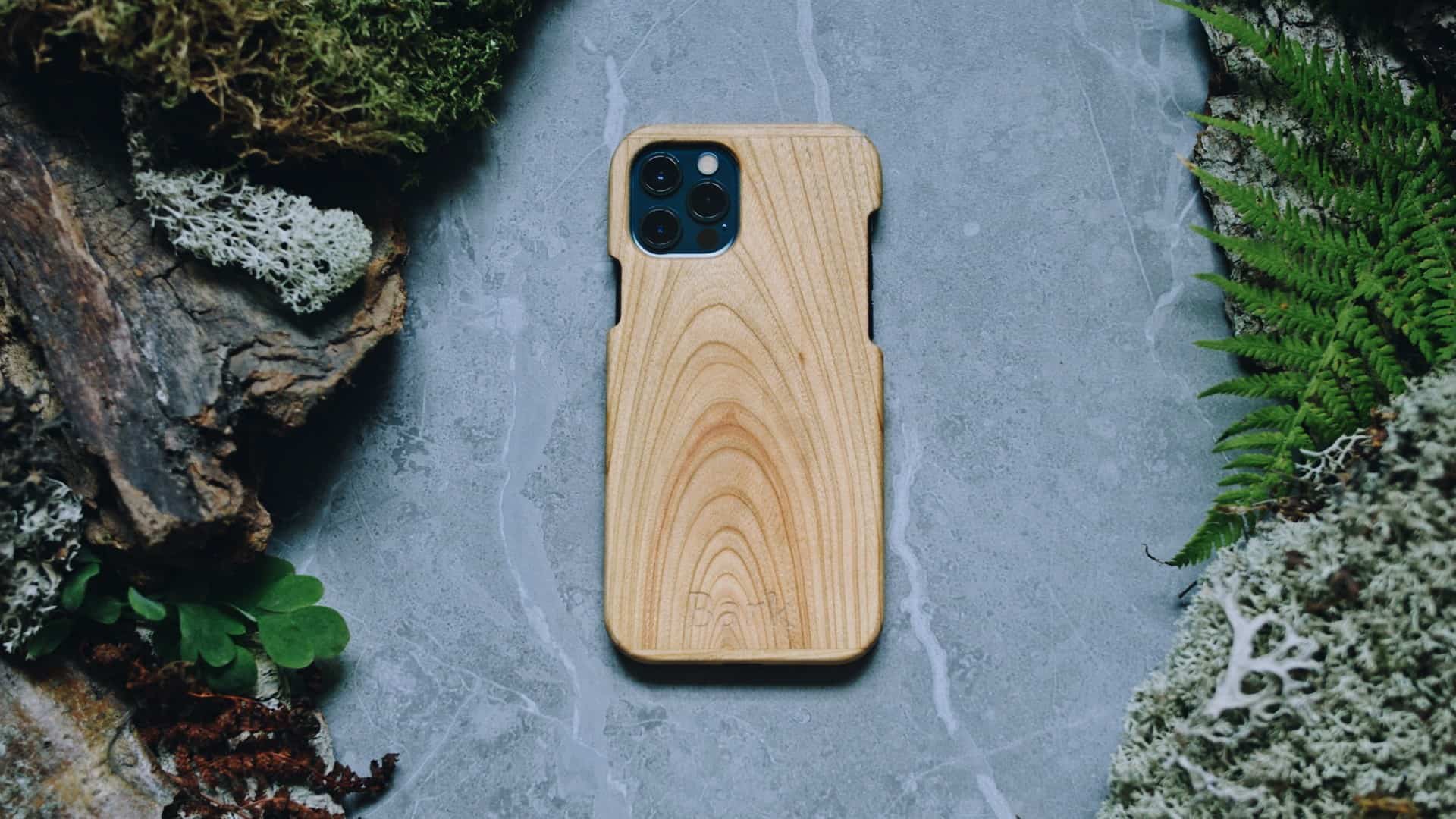 Bark Sweden Pure Wood Smartphone Cases