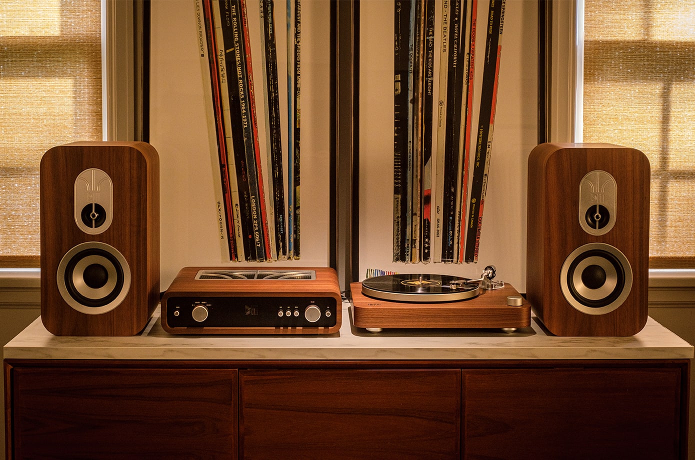 Dum Audio Stereo System Brings Back Low Tech to High Fidelity Sound
