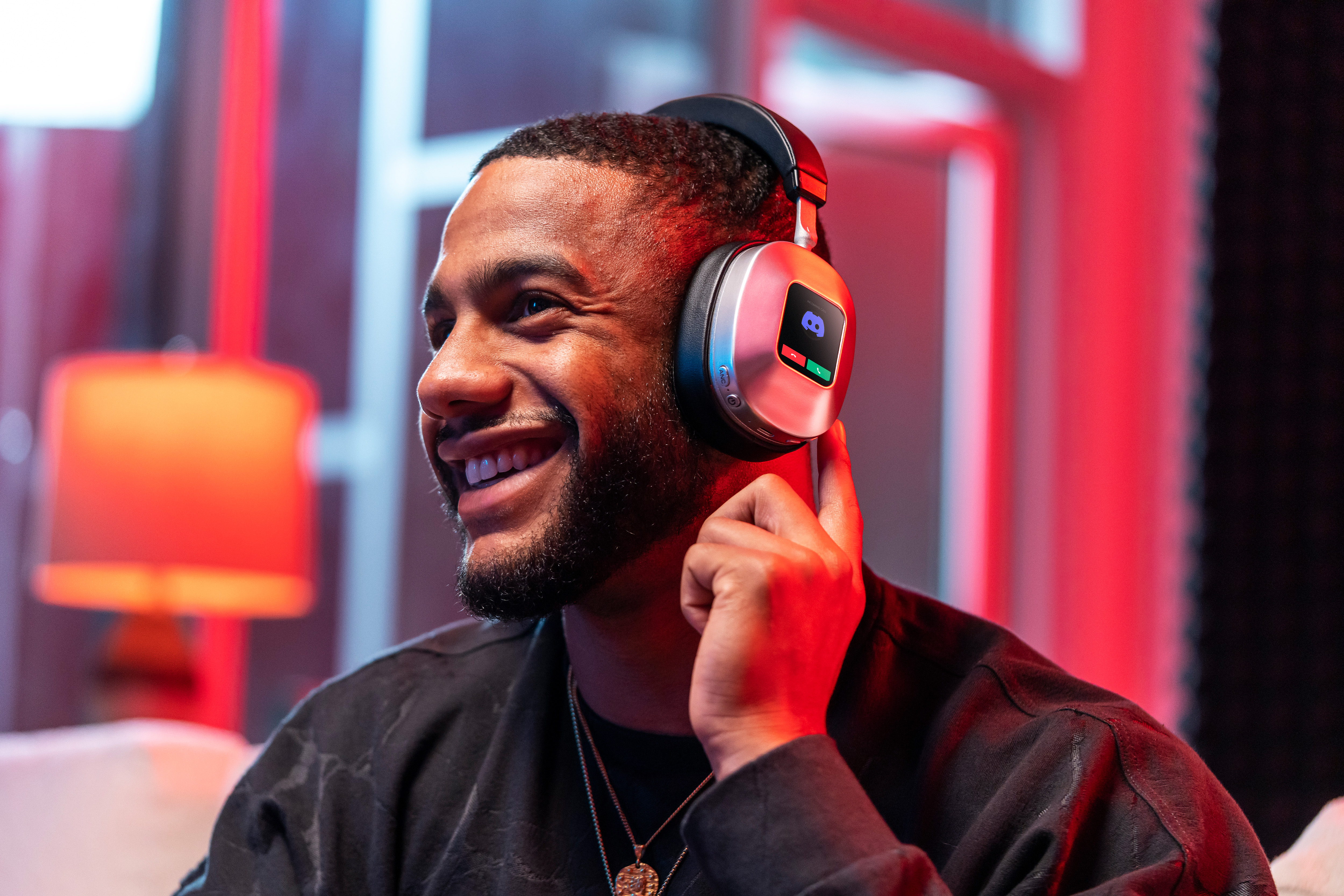 Experience the Future with Custos Smart Headphones