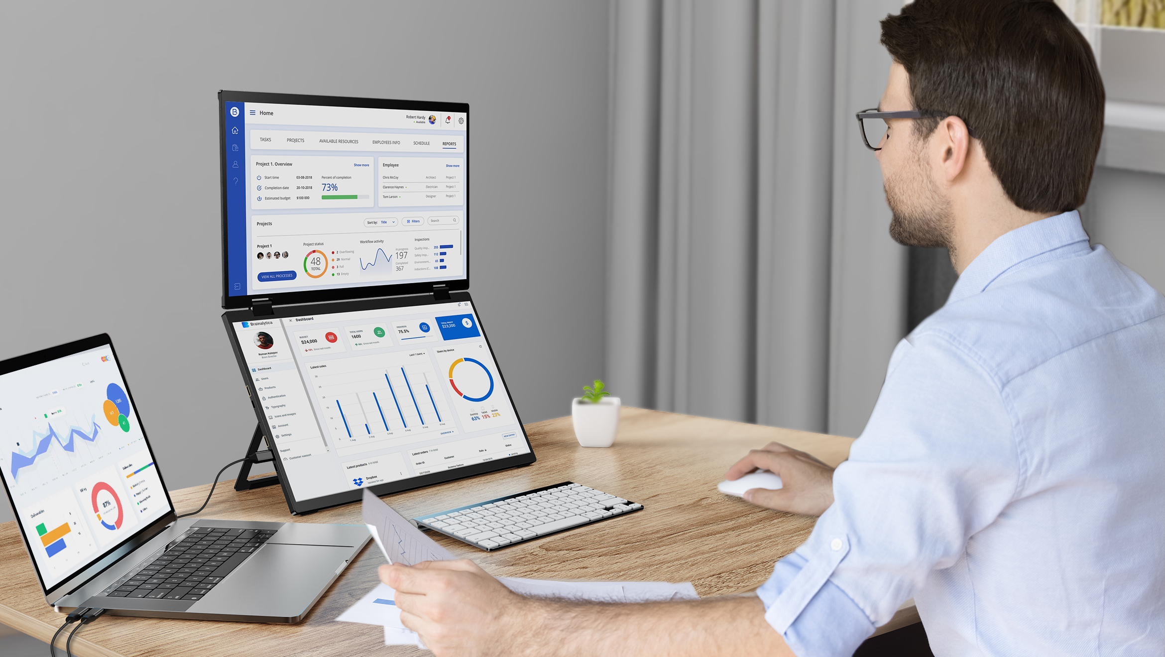 Double the Power: UPERFECT Delta/Δ Folding Monitor Revolutionizes Work on the Go